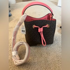 Michael Kors Suri Bucket Bag